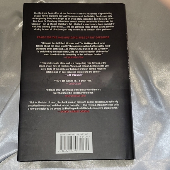 🤍 - The Walking Dead The Road to Woodbury Hardcover - Picture 2 of 6